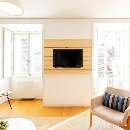 Apartment Plum Guide - The Xylophone *